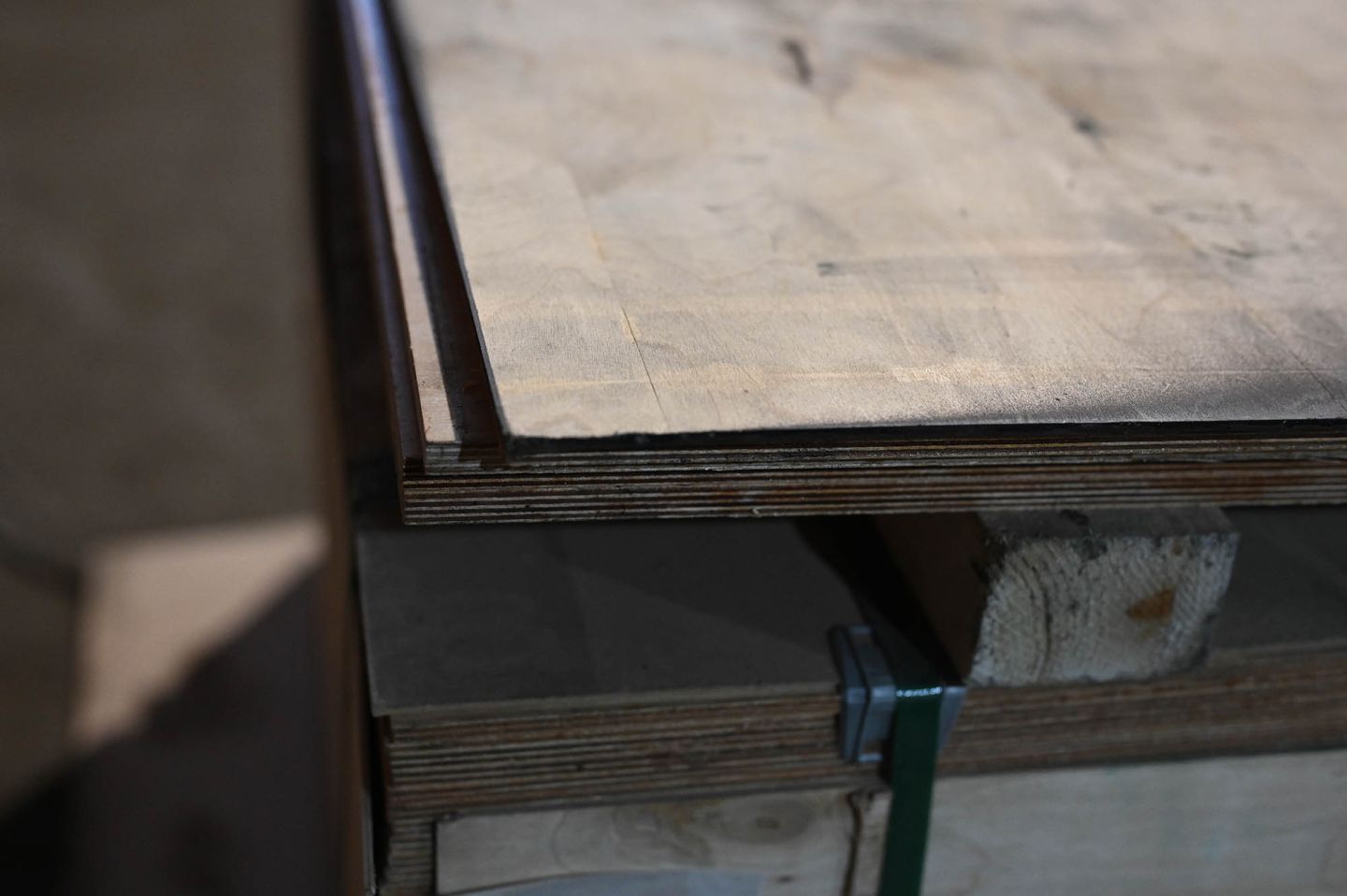 Фанера бакелизированная 7мм 2440х1220 мм сорт ФБВ березовая влагостойкая