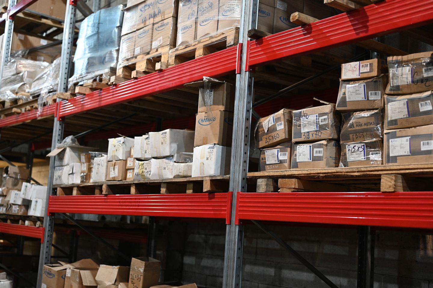 Дюбель универсальный с шурупом потай 6х40 мм