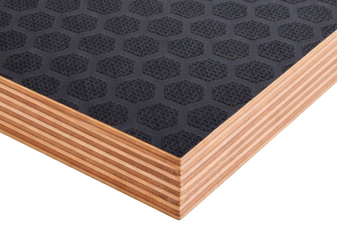 Фанера ФОФ сетчатая 24мм 2440х1220 мм сорт 1/1 березовая 120/120 HEXA